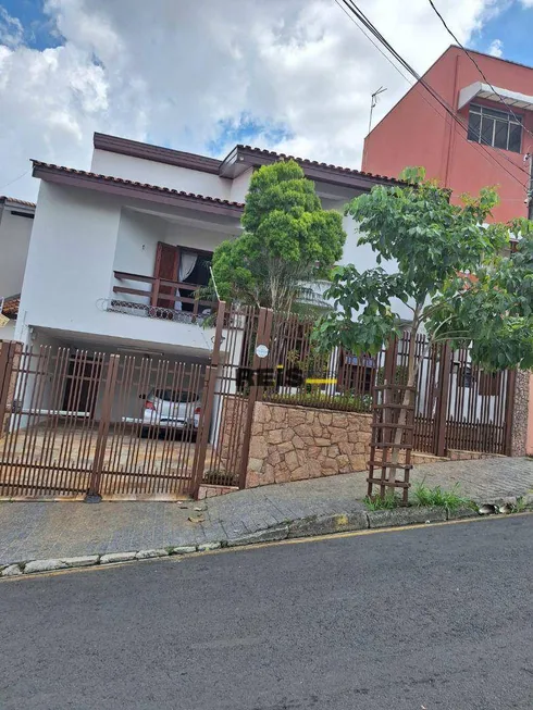 Foto 1 de Casa com 4 Quartos à venda, 426m² em Vila Trujillo, Sorocaba