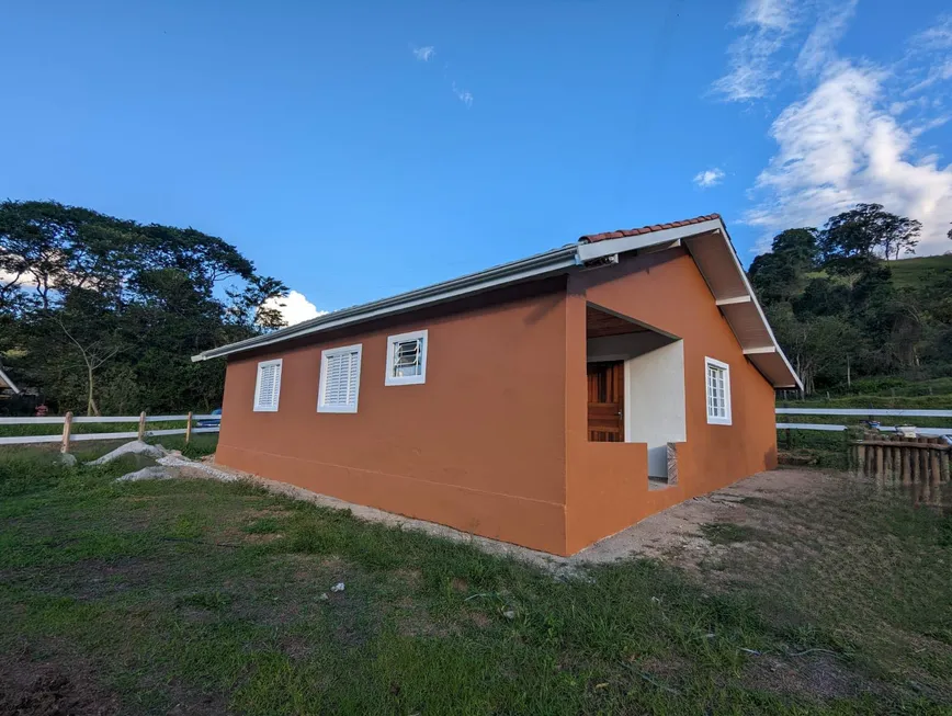 Foto 1 de Fazenda/Sítio com 3 Quartos à venda, 12000m² em Zona Rural, Paraisópolis