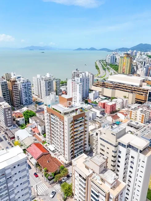 Foto 1 de Apartamento com 3 Quartos à venda, 100m² em Centro, Florianópolis