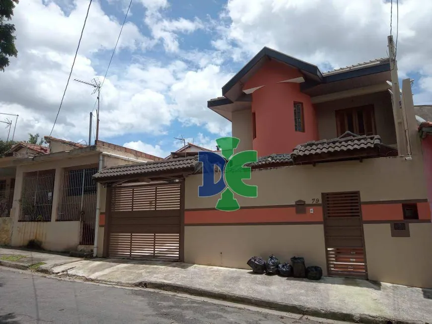 Foto 1 de Sobrado com 3 Quartos à venda, 230m² em Jardim Bela Vista, Jacareí