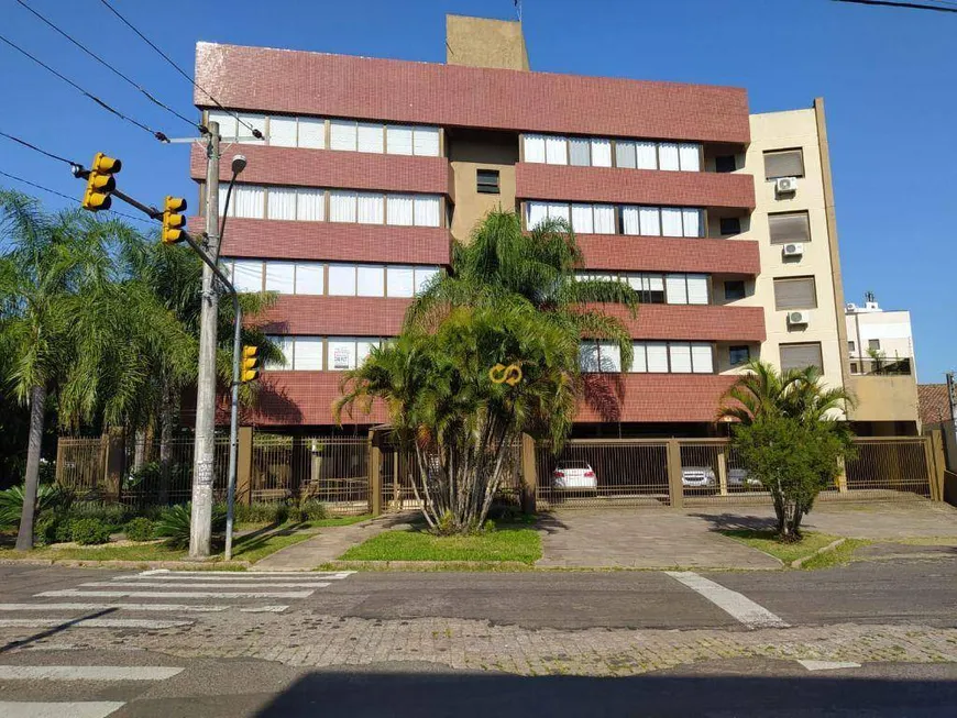 Foto 1 de Apartamento com 3 Quartos para alugar, 208m² em Jardim Lindóia, Porto Alegre