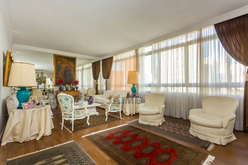 Foto 1 de Apartamento com 3 Quartos para alugar, 260m² em Higienópolis, São Paulo