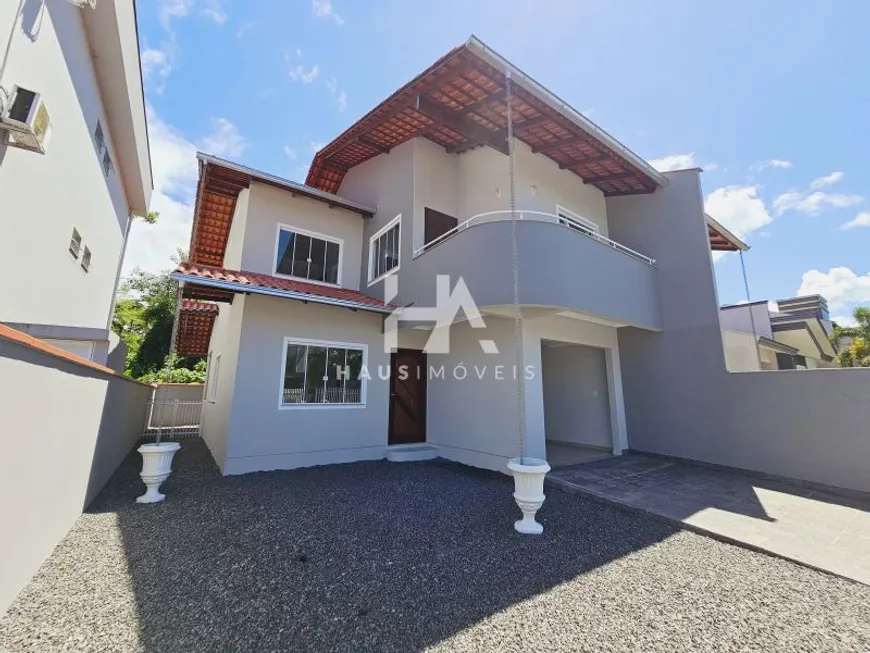 Foto 1 de Casa com 3 Quartos para alugar, 150m² em Rau, Jaraguá do Sul