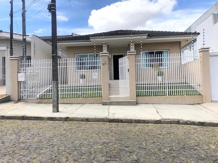 Foto 1 de Casa com 4 Quartos à venda, 220m² em Jardim Carvalho, Ponta Grossa