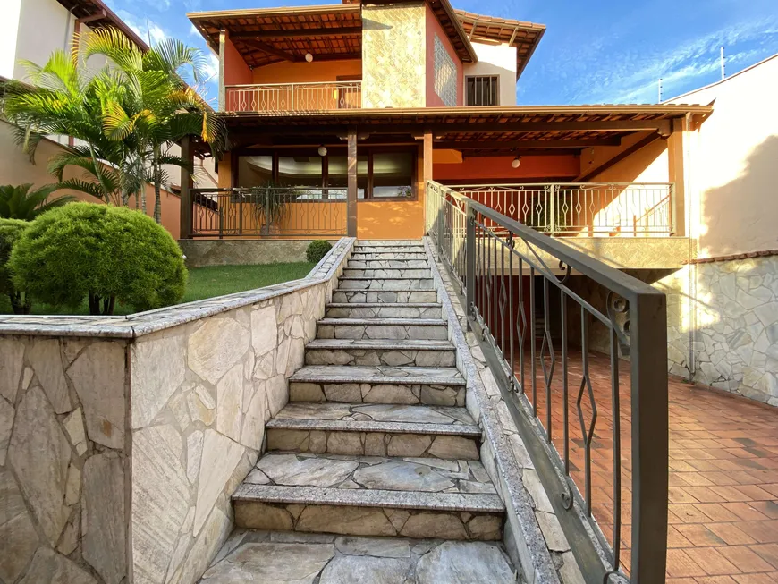Foto 1 de Casa com 4 Quartos à venda, 283m² em Paquetá, Belo Horizonte