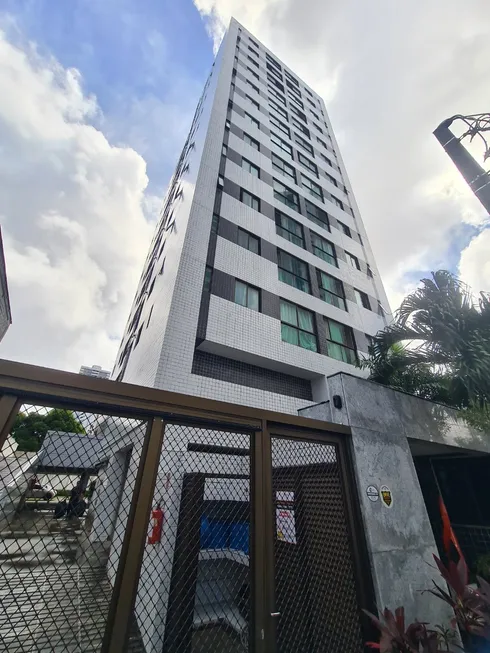 Foto 1 de Apartamento com 2 Quartos para alugar, 52m² em Casa Amarela, Recife