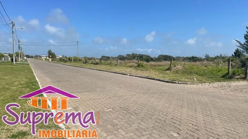 Foto 1 de Lote/Terreno à venda, 300m² em Santa Teresinha, Imbé