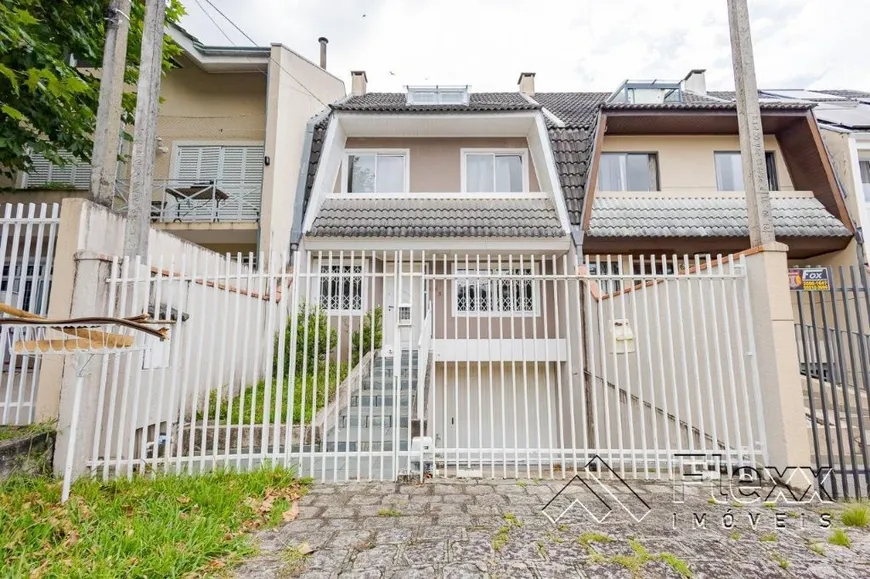 Foto 1 de Sobrado com 4 Quartos à venda, 170m² em Boa Vista, Curitiba