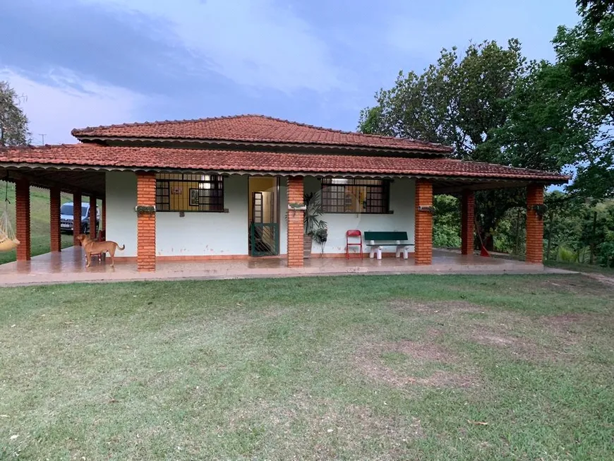 Foto 1 de Fazenda/Sítio com 3 Quartos à venda, 230m² em Centro, São Pedro