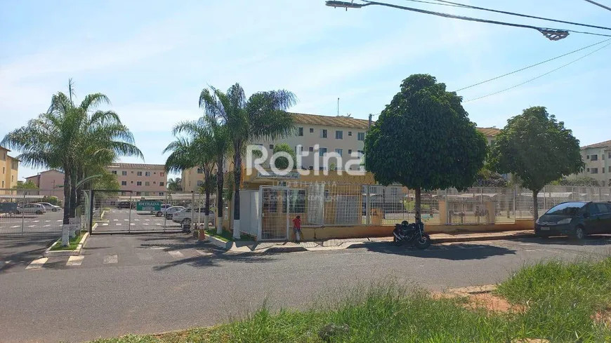 Foto 1 de Apartamento com 2 Quartos para alugar, 50m² em Mansorur, Uberlândia