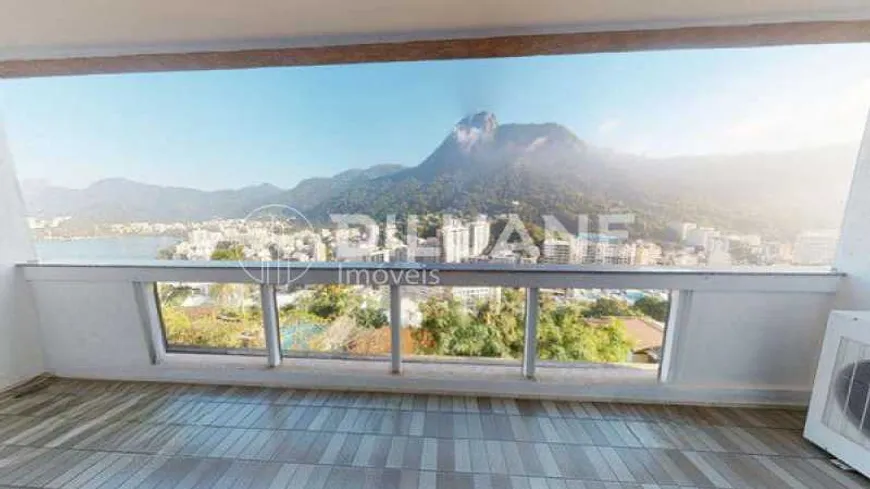 Foto 1 de Casa de Condomínio com 4 Quartos à venda, 260m² em Humaitá, Rio de Janeiro