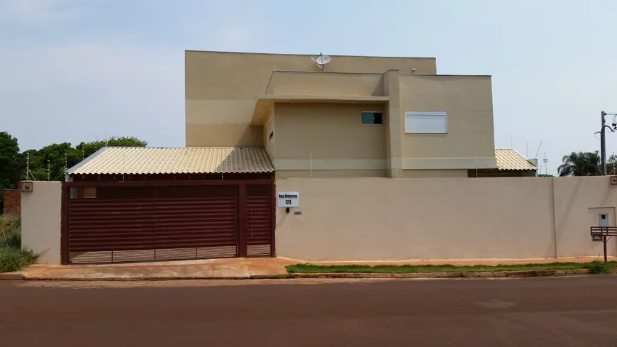 Foto 1 de Sobrado com 4 Quartos à venda, 366m² em Morada dos Deuses , Campo Grande