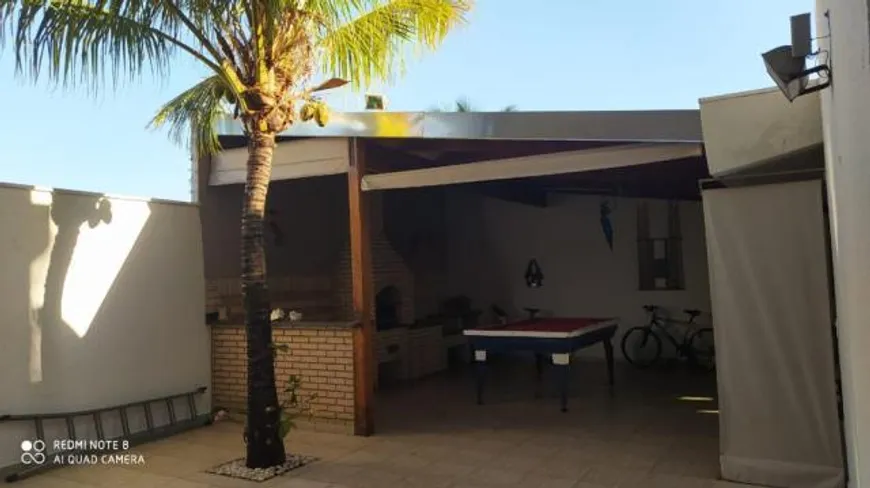 Foto 1 de Casa com 3 Quartos à venda, 250m² em Morada da Colina, Uberlândia