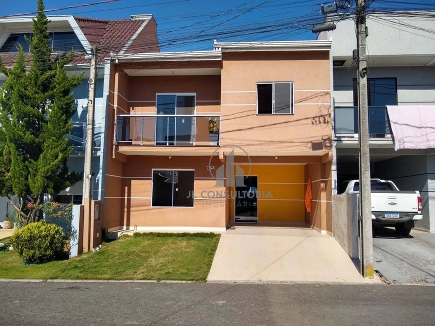 Foto 1 de Sobrado com 4 Quartos à venda, 180m² em Sitio Cercado, Curitiba