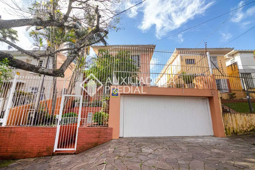 Foto 1 de Casa com 4 Quartos à venda, 332m² em Petrópolis, Porto Alegre