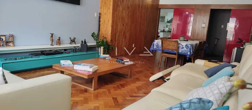 Foto 1 de Apartamento com 3 Quartos para alugar, 180m² em Copacabana, Rio de Janeiro