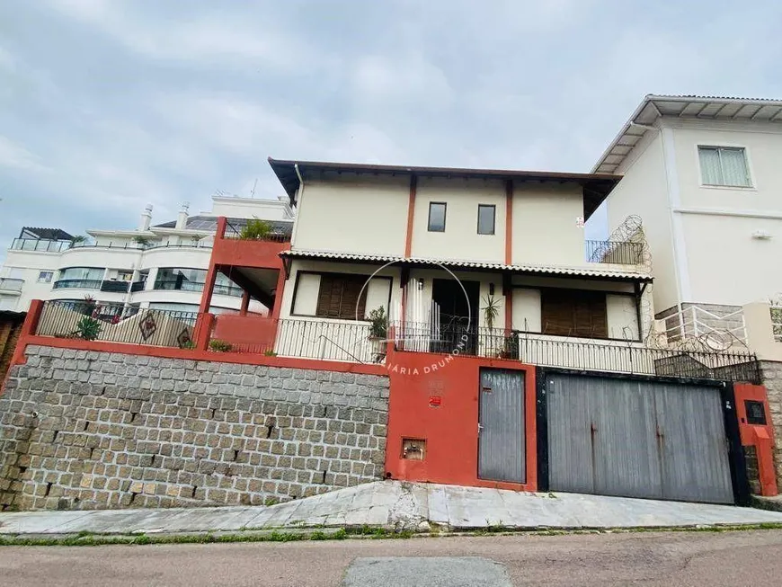 Foto 1 de Casa com 4 Quartos à venda, 176m² em Coqueiros, Florianópolis