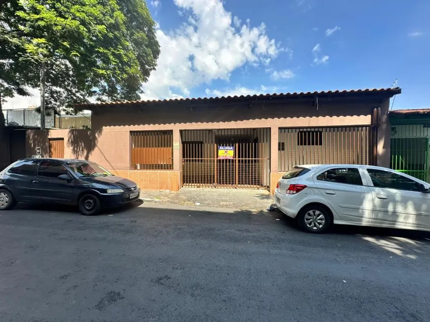 Foto 1 de Casa com 3 Quartos para alugar, 180m² em Setor Central, Goiânia