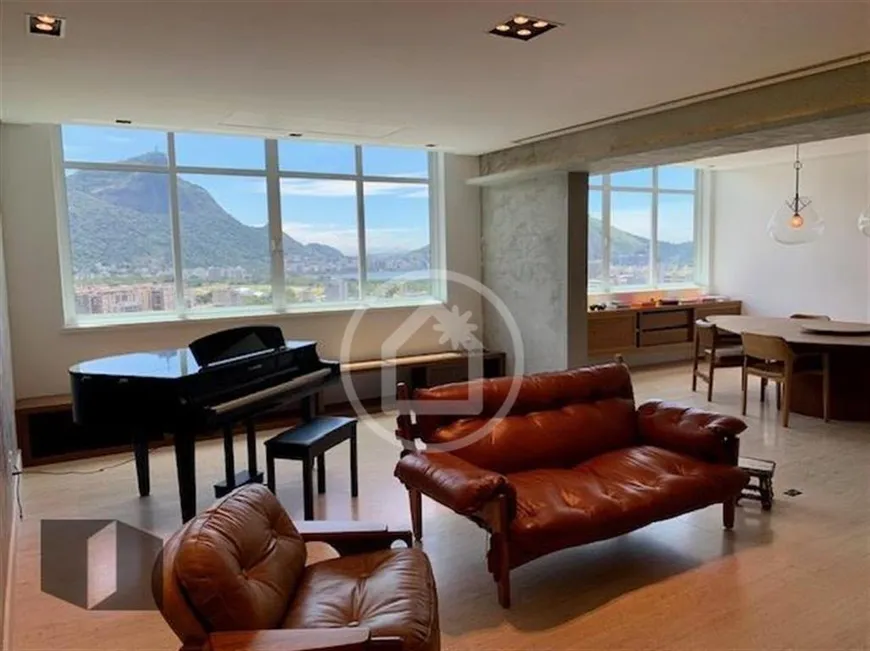 Foto 1 de Apartamento com 4 Quartos à venda, 197m² em Leblon, Rio de Janeiro