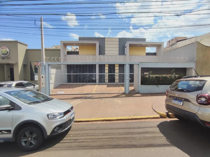 Foto 1 de Consultório com 7 Quartos para alugar, 200m² em Jardim Irajá, Ribeirão Preto