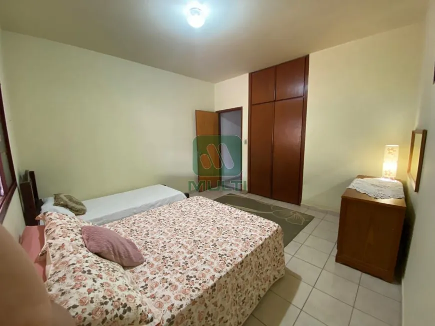 Foto 1 de Casa com 3 Quartos à venda, 274m² em Santa Mônica, Uberlândia