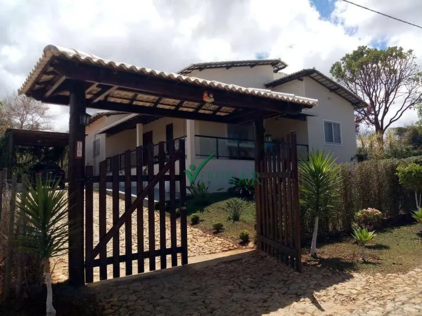 Foto 1 de Casa de Condomínio com 3 Quartos à venda, 266m² em , Jaboticatubas
