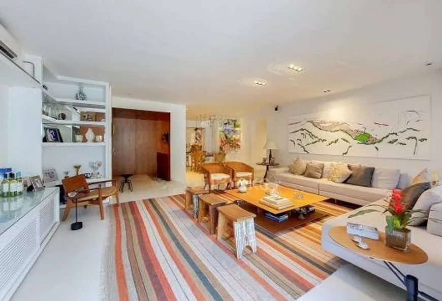 Foto 1 de Apartamento com 4 Quartos à venda, 166m² em Gávea, Rio de Janeiro