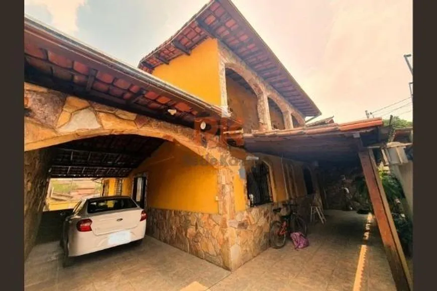 Foto 1 de Casa com 6 Quartos à venda, 320m² em Alípio de Melo, Belo Horizonte