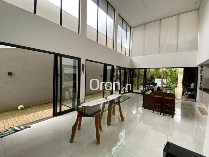 Foto 1 de Casa de Condomínio com 4 Quartos à venda, 350m² em Residencial Parque Mendanha, Goiânia
