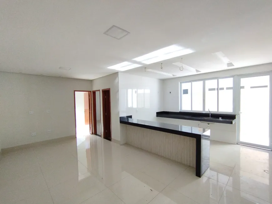 Foto 1 de Apartamento com 2 Quartos à venda, 68m² em Lagoa Santa, Governador Valadares