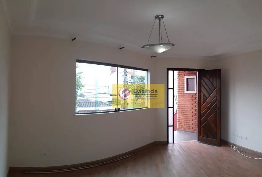 Foto 1 de Sobrado com 3 Quartos à venda, 176m² em Vila Scarpelli, Santo André