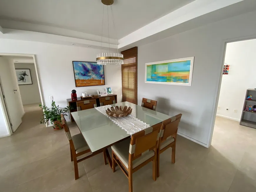 Foto 1 de Apartamento com 4 Quartos à venda, 200m² em Acupe de Brotas, Salvador
