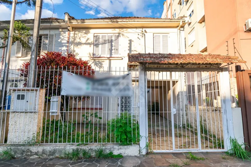 Foto 1 de Casa com 3 Quartos à venda, 176m² em Petrópolis, Porto Alegre