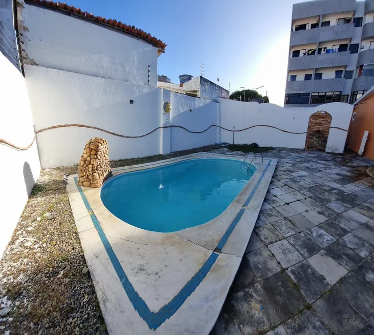Foto 1 de Casa com 4 Quartos para alugar, 250m² em Jardim Camboinha, Cabedelo