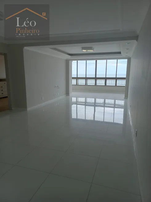 Foto 1 de Apartamento com 3 Quartos à venda, 180m² em Glória, Macaé