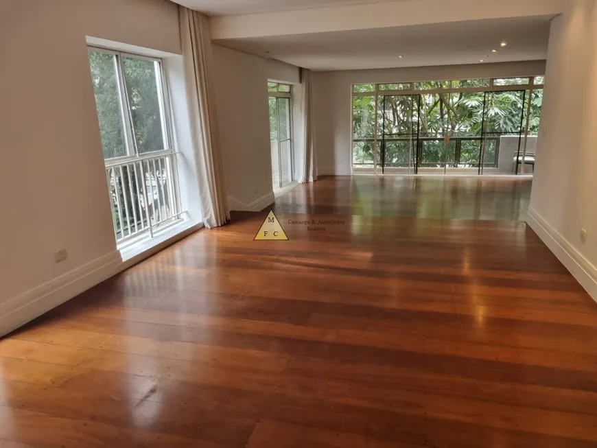 Foto 1 de Apartamento com 3 Quartos à venda, 245m² em Jardim Paulista, São Paulo