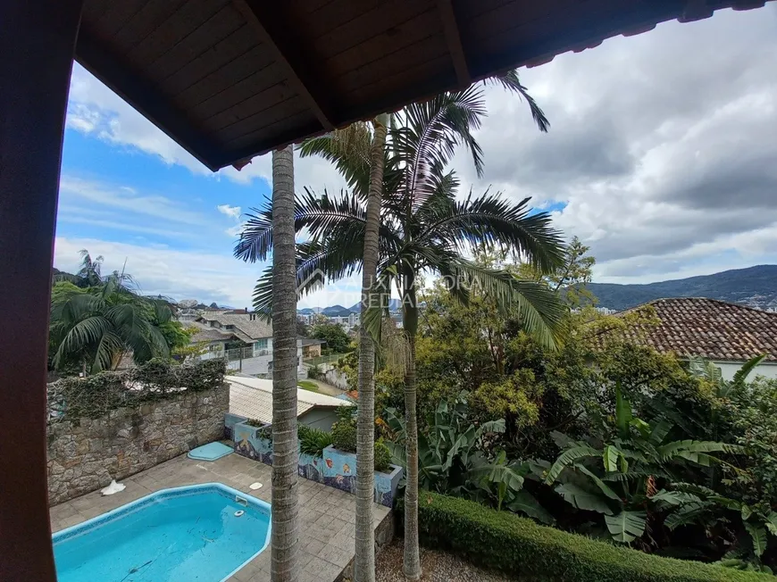 Foto 1 de Casa com 3 Quartos à venda, 238m² em Trindade, Florianópolis