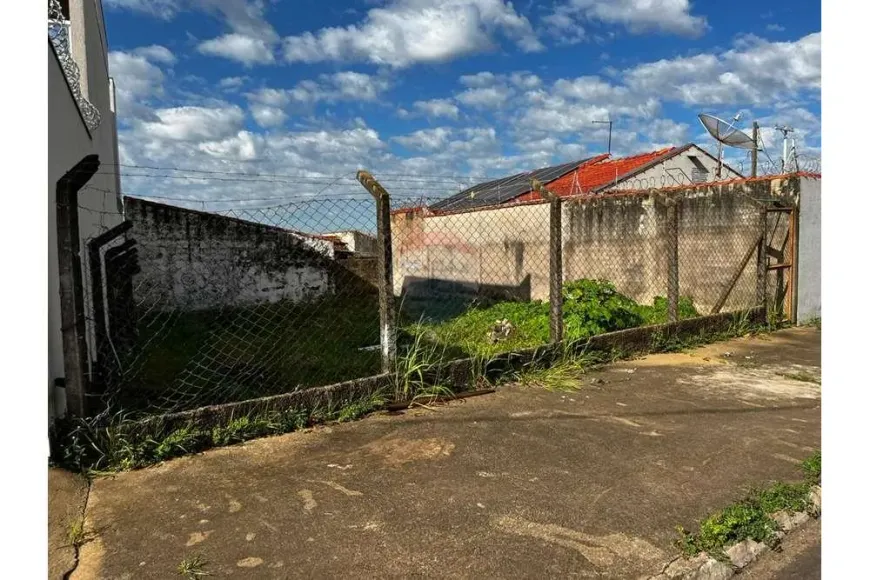 Foto 1 de Lote/Terreno à venda em Jardim Tropical II, Franca