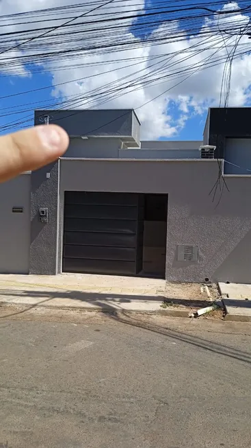 Foto 1 de Casa com 2 Quartos à venda, 84m² em Setor Recanto das Minas Gerais, Goiânia