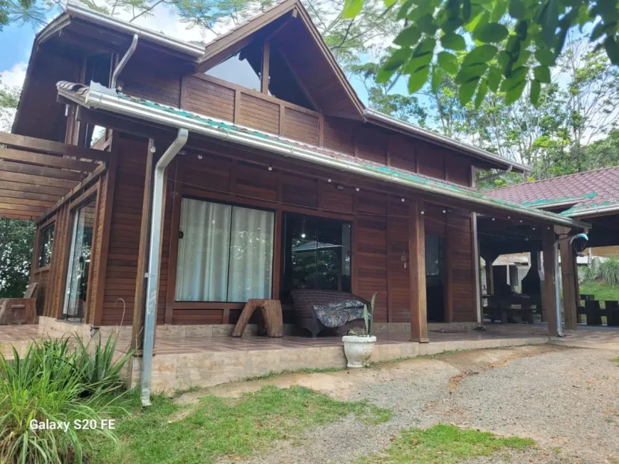 Foto 1 de Fazenda/Sítio com 3 Quartos à venda, 254m² em Escalvado, Navegantes