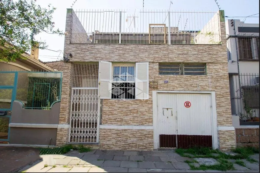 Foto 1 de Casa com 3 Quartos à venda, 227m² em Azenha, Porto Alegre