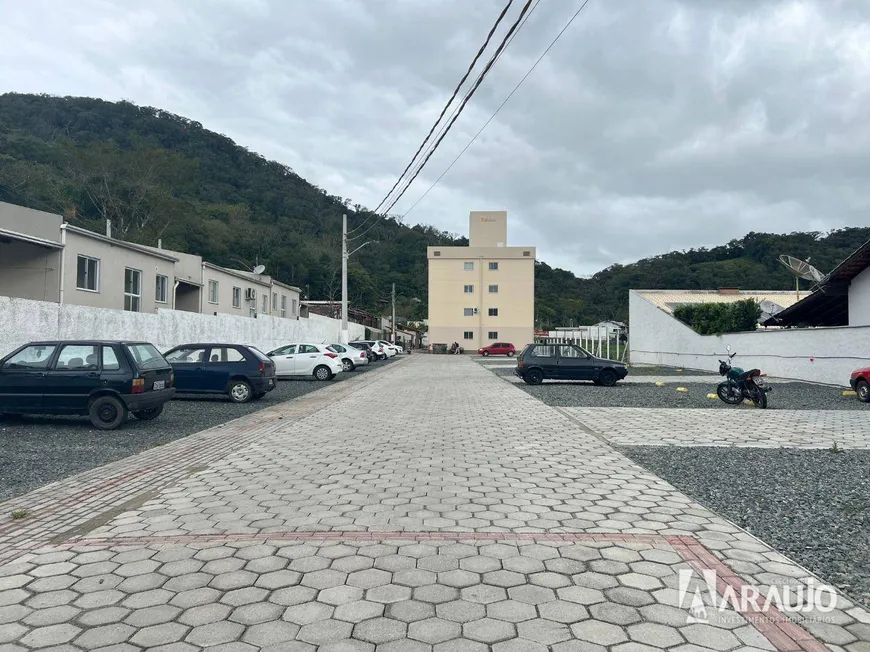 Foto 1 de Apartamento com 2 Quartos à venda, 40m² em Espinheiros, Itajaí