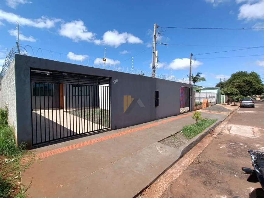 Foto 1 de Casa com 2 Quartos à venda, 65m² em Jardim Santo Andre, Londrina