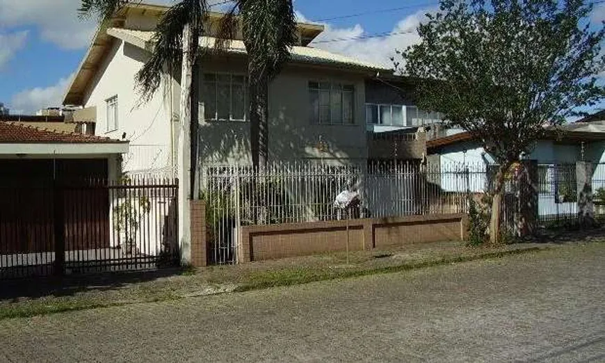 Foto 1 de Casa com 4 Quartos à venda, 350m² em Jardim Botânico, Curitiba