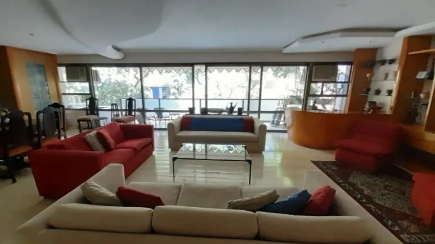 Foto 1 de Apartamento com 3 Quartos à venda, 197m² em Lagoa, Rio de Janeiro