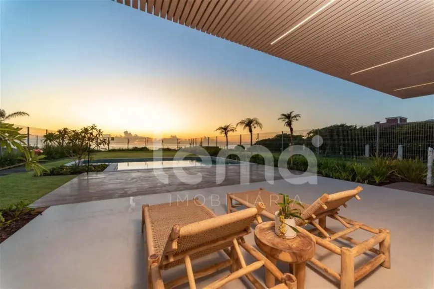 Foto 1 de Casa com 5 Quartos à venda, 458m² em Praia do Estaleiro, Balneário Camboriú