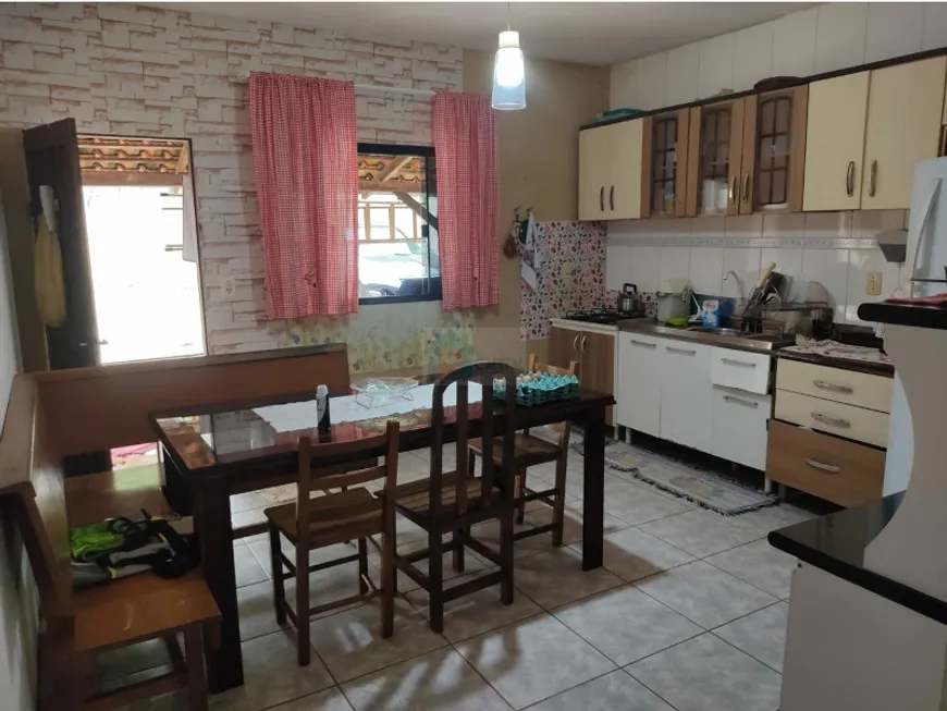 Foto 1 de Casa com 2 Quartos à venda, 95m² em Santa Catarina, Joinville