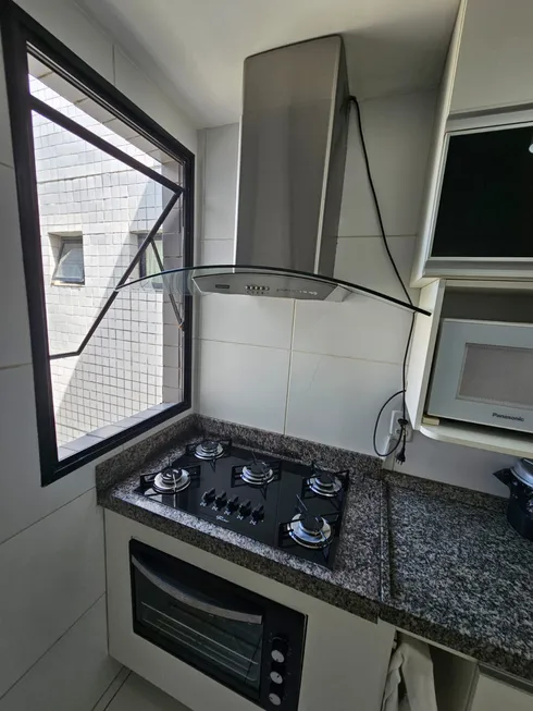 Foto 1 de Apartamento com 3 Quartos para alugar, 77m² em Calhau, São Luís