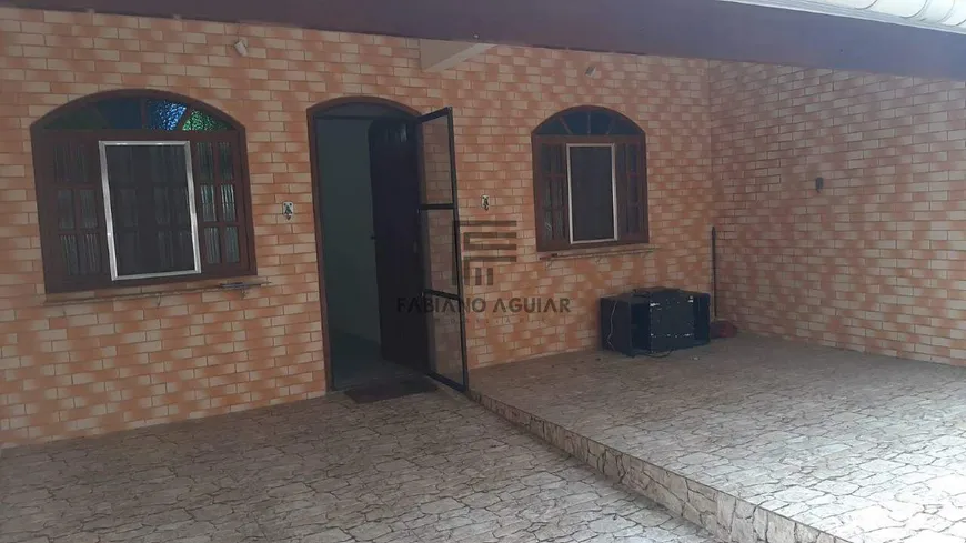 Foto 1 de Casa com 2 Quartos à venda, 72m² em Centro, Araruama