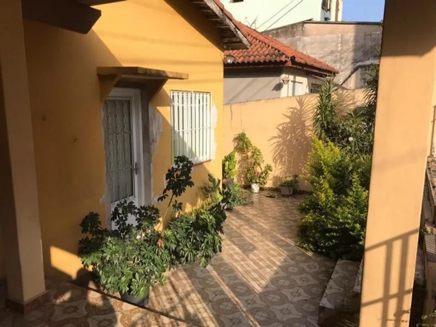 Foto 1 de Casa com 2 Quartos à venda, 196m² em Vila Romero, São Paulo